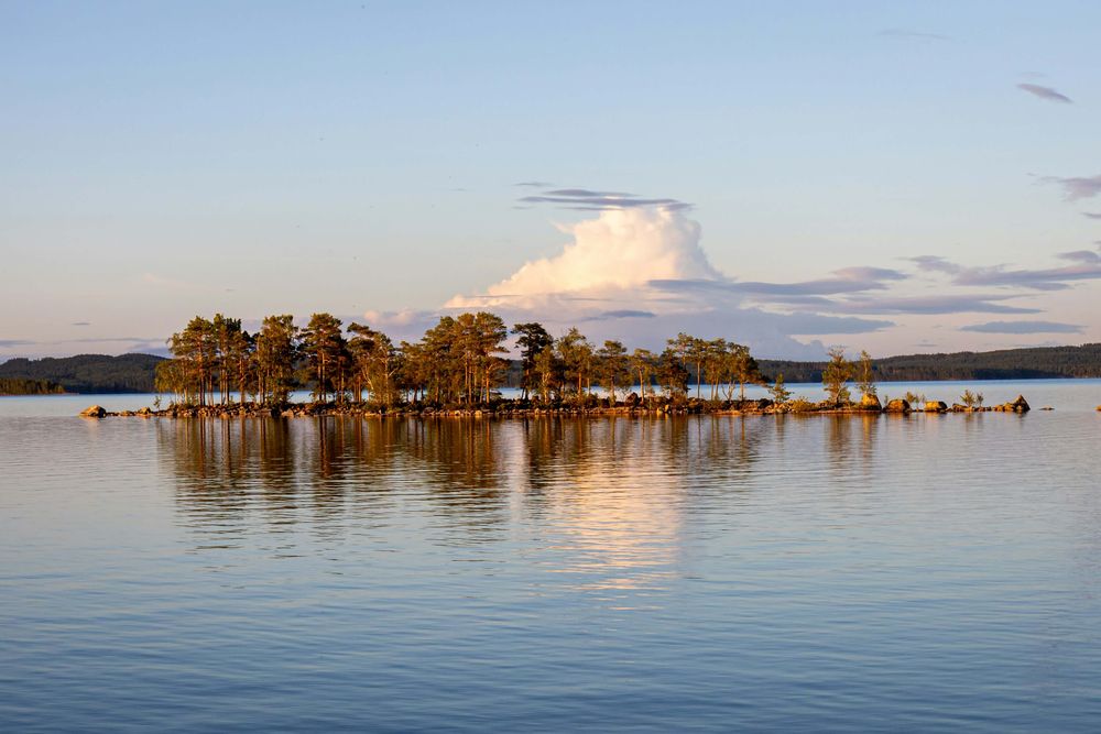 An island in the middle of lake Glaskogen